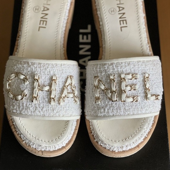 CHANEL 21C White Tweed Chain Logo Mules Sandals Slides EU 37 B US 7 - Picture 3 of 14